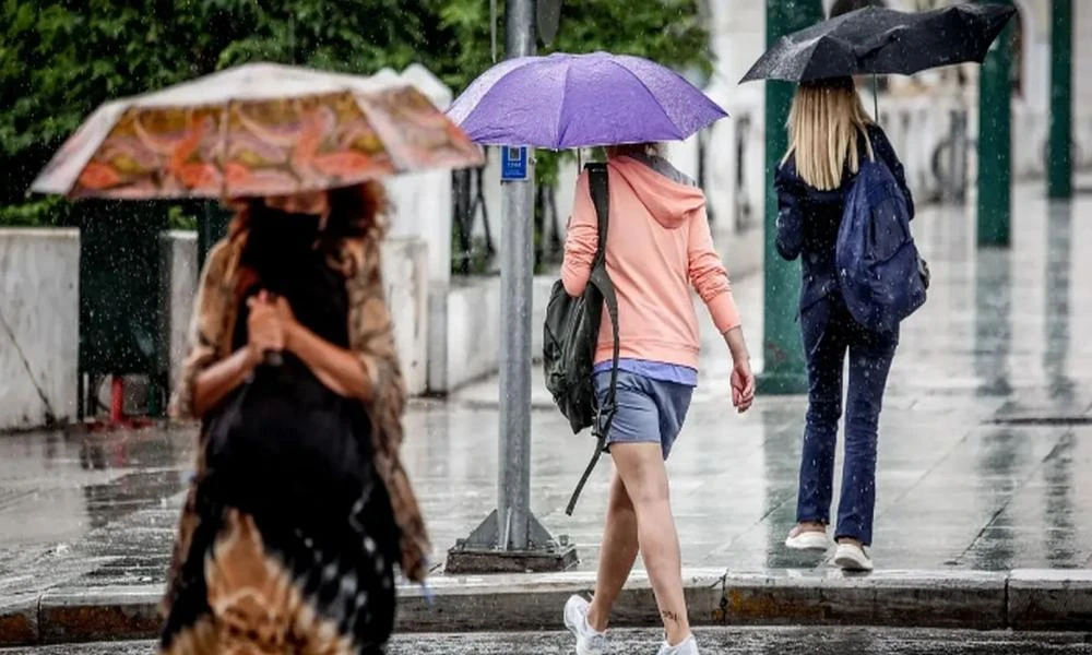 H επέλαση της κακοκαιρίας Αtena: Βροχές και καταιγίδες σήμερα στο μεγαλύτερο μέρος της χώρας - Ήχησε το 112